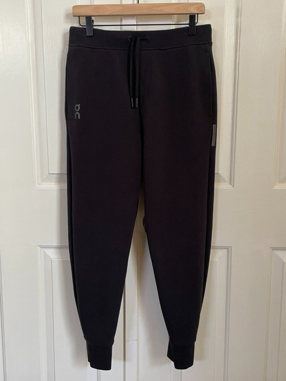 On Running Focus Tech Sweatpants Black Men’s Small Joggers